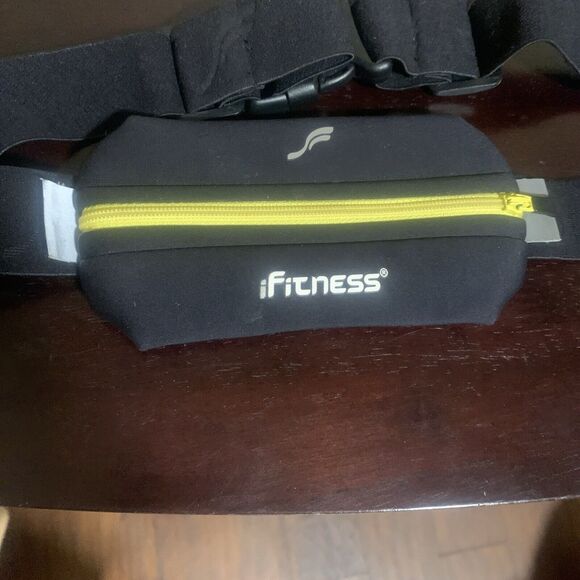 iFitness Adjustable Running Accessory Athletic Belt - Picture 2 of 3